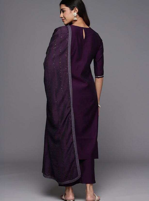 LIBAS Embroidered Kurta Set