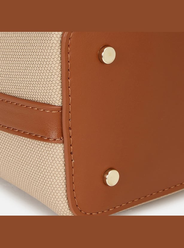 IRTH Textured Handheld Bag