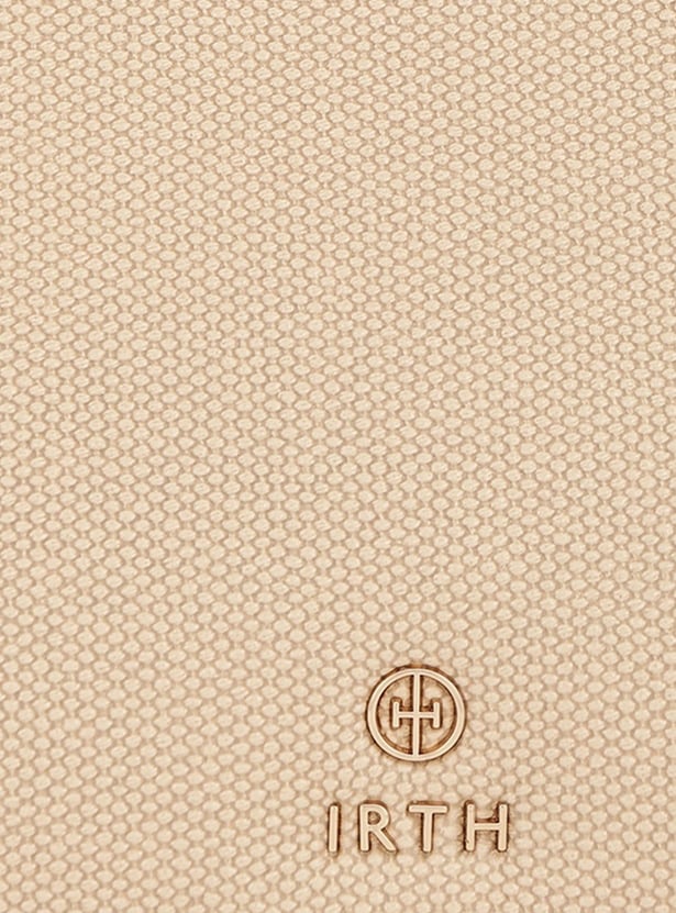 IRTH Textured Handheld Bag