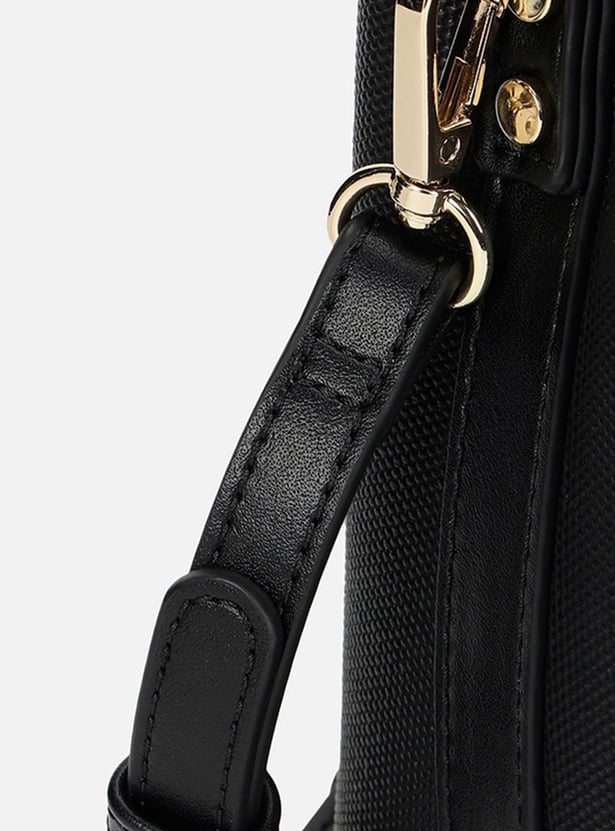 IRTH Textured Handheld Bag