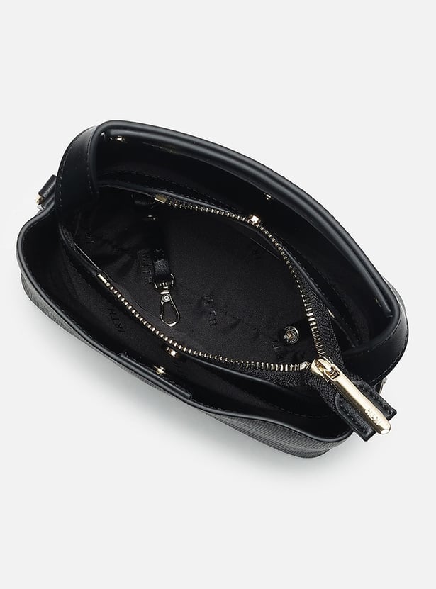IRTH Textured Handheld Bag