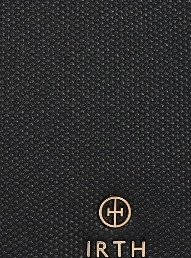 IRTH Textured Handheld Bag