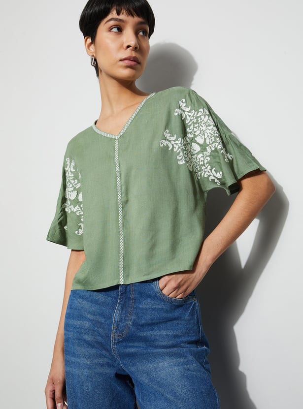 FAME FOREVER Embroidered Top