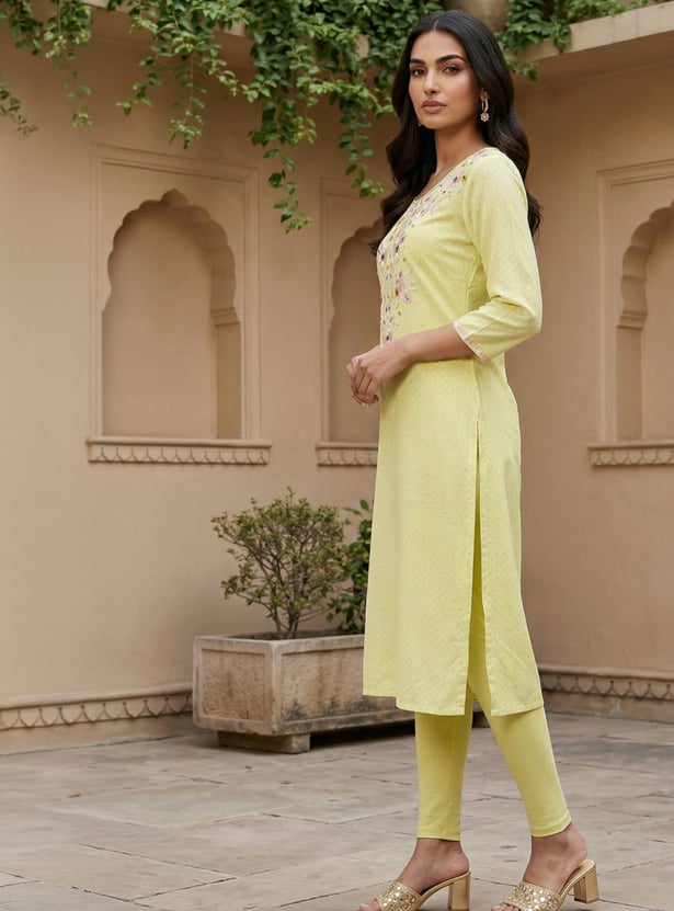 AURELIA Embroidered Straight Kurta