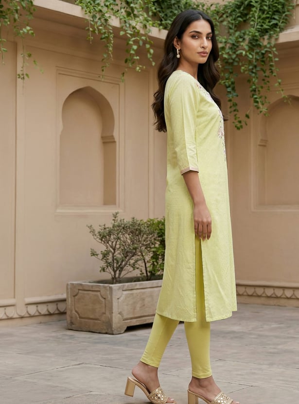 AURELIA Embroidered Straight Kurta