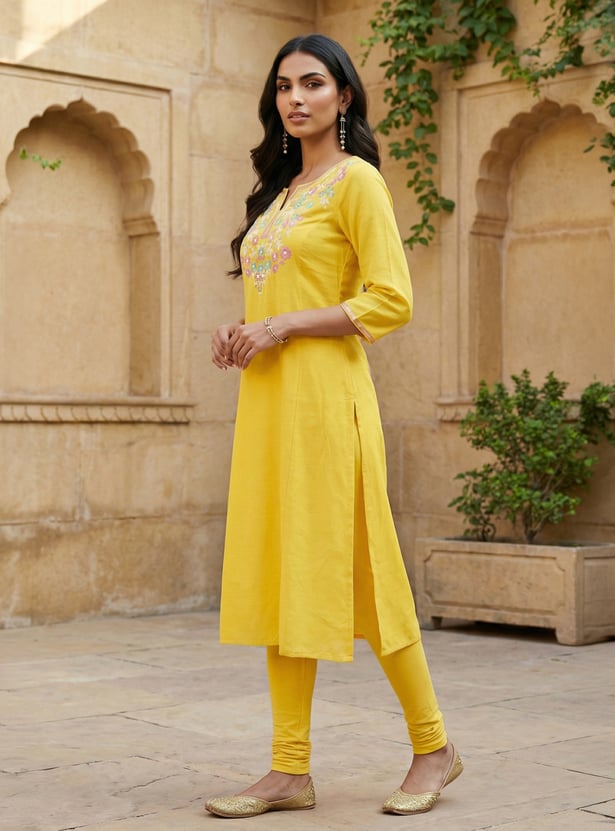 AURELIA Embroidered Straight Kurta
