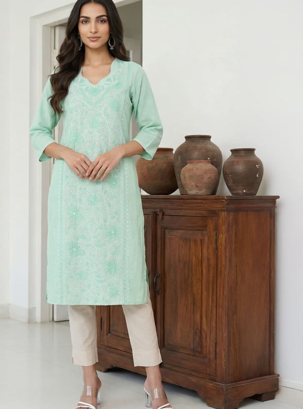 AURELIA Embroidered Straight Kurta