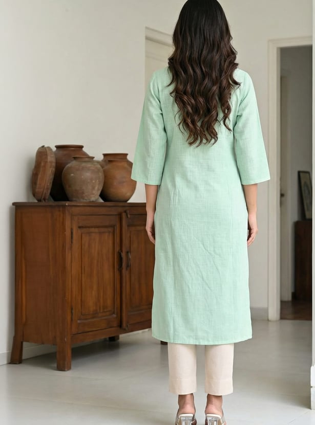 AURELIA Embroidered Straight Kurta