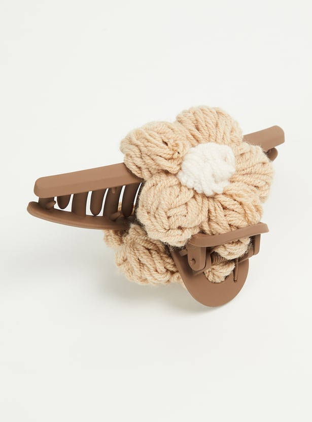 FAME FOREVER Crochet Flower Claw Clip