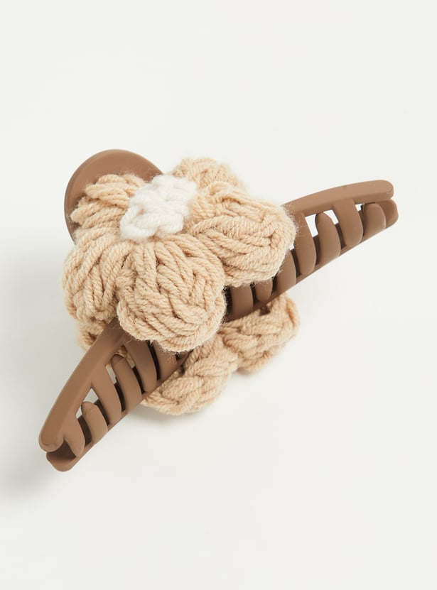 FAME FOREVER Crochet Flower Claw Clip