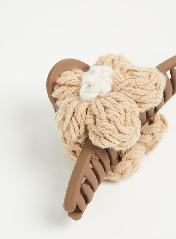 FAME FOREVER Crochet Flower Claw Clip