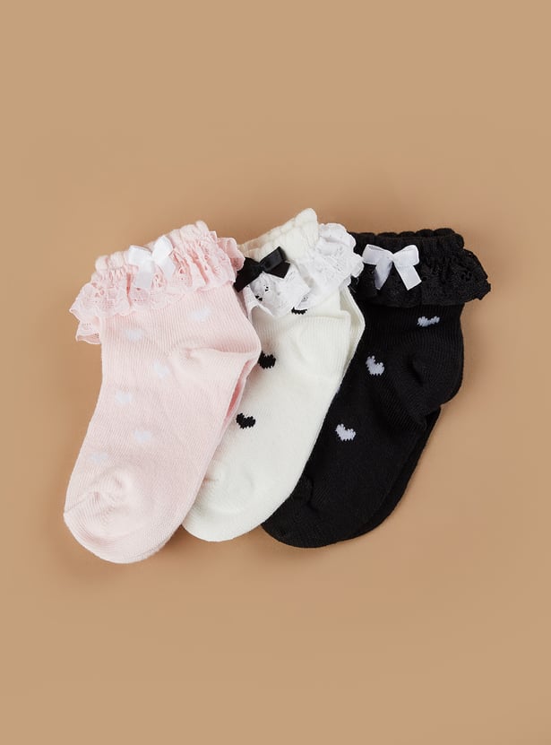 FAME FOREVER Heart Pattern Ankle Length Socks - Pack of 3