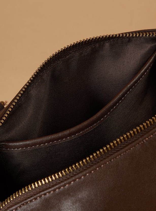 GINGER Textured Handheld Bag