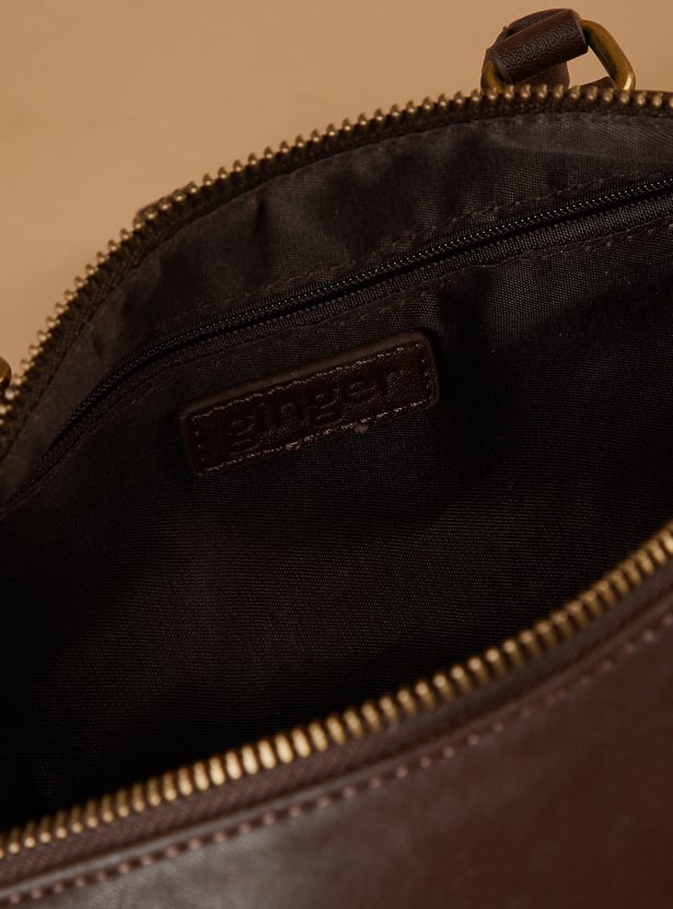 GINGER Textured Handheld Bag