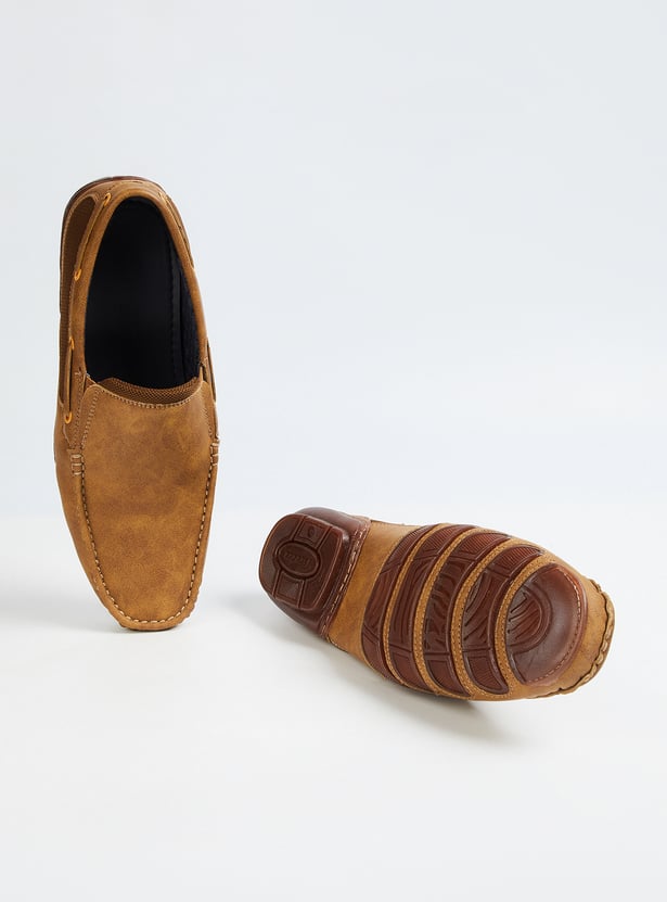BATA Solid Boat Shoes