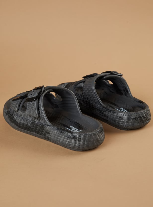 FAME FOREVER Boys Textured Slip-Ons