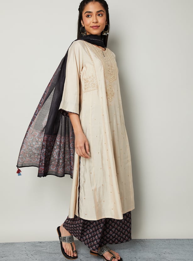 MELANGE Embroidered Straight Kurta