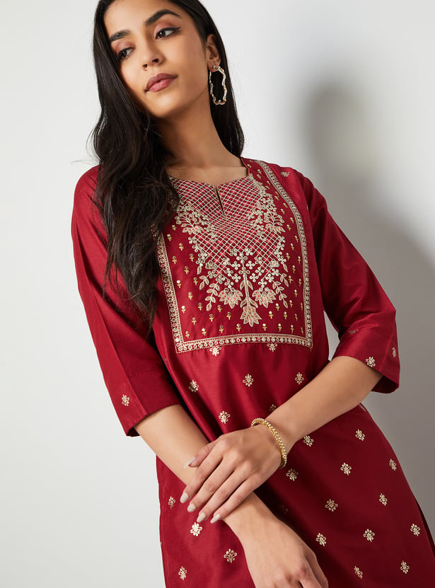 MELANGE Embroidered Straight Kurta