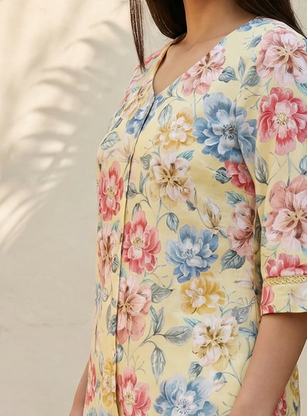 AURELIA Floral Print V-Neck 3/4th Sleeves Top