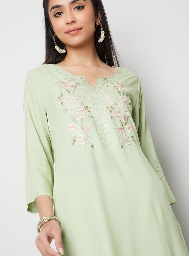 MELANGE Embroidered Straight Notched Neck Kurta