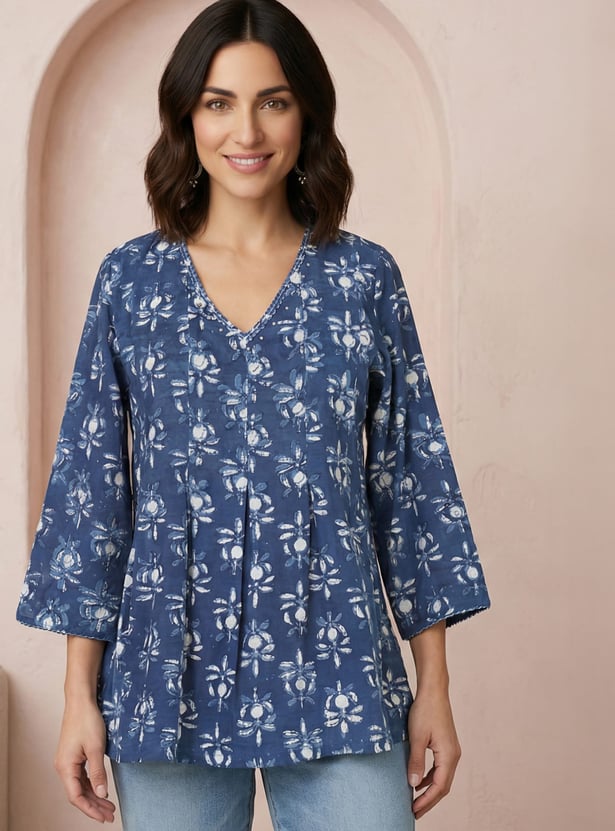 W Floral Print V-Neck Top