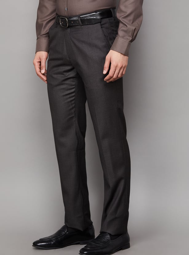 VAN HEUSEN Solid Slim Straight Formal Trousers