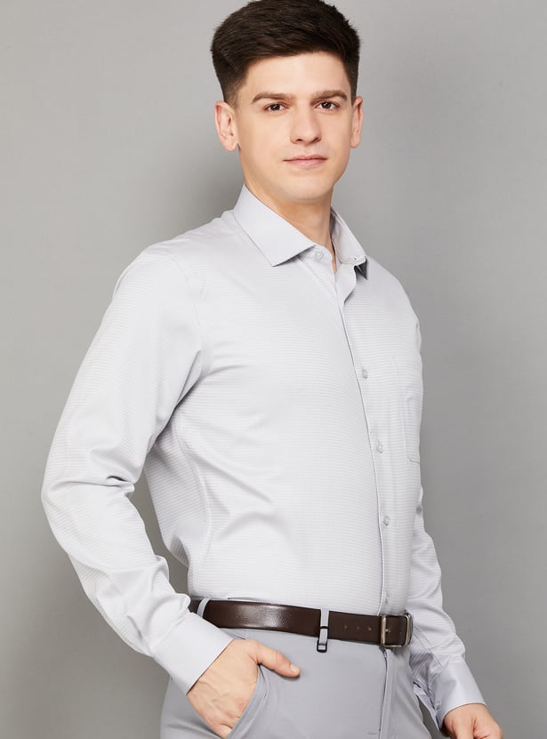 PARK AVENUE Textured Regular Fit Formal Shirt