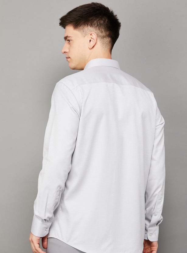 PARK AVENUE Textured Regular Fit Formal Shirt