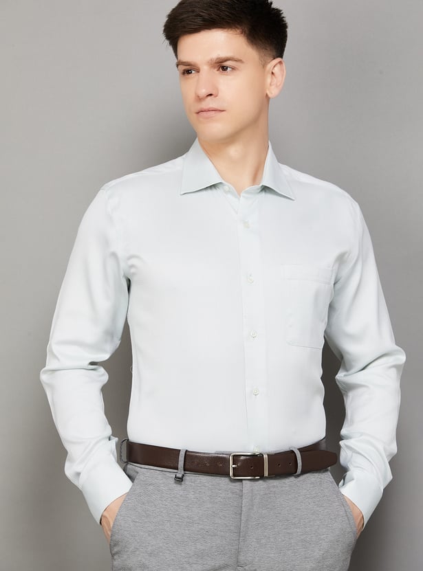 PARK AVENUE Solid Regular Fit Formal Shirt