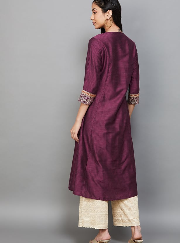 SPAN Embroidered V-Neck Straight Kurta