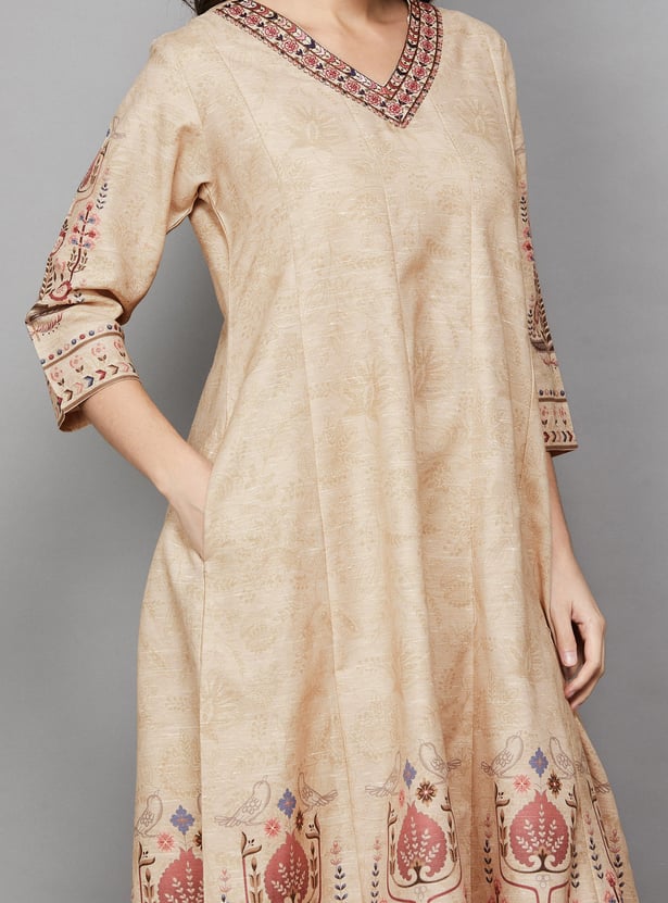 SPAN Embroidered V-Neck 3/4th Sleeves Anarkali Kurta