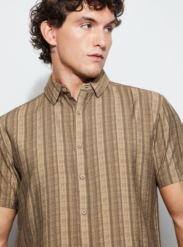 CODE UNWIND Striped Regular Fit Shirt