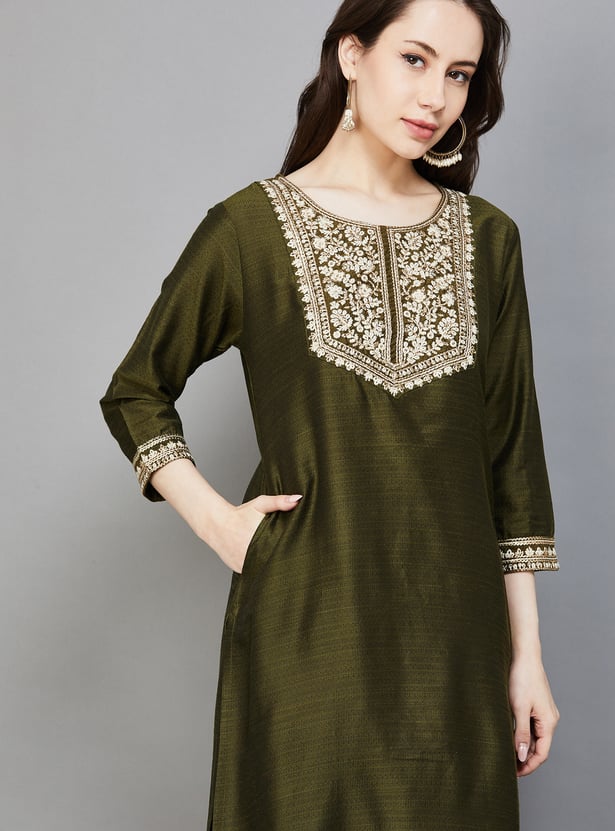 SPAN Embroidered Straight Kurta