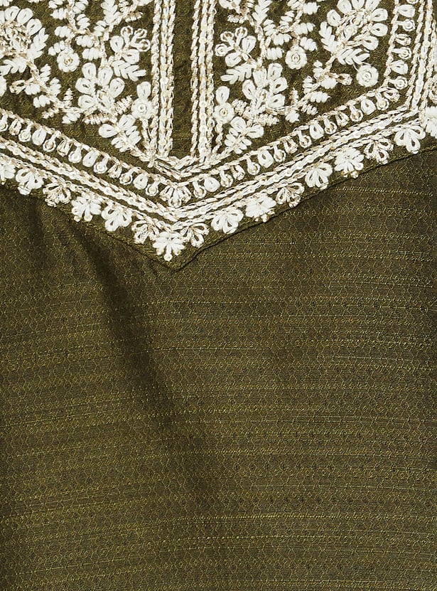 SPAN Embroidered Straight Kurta