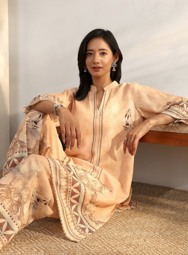 LIBAS Ethnic Motif Kurta Set