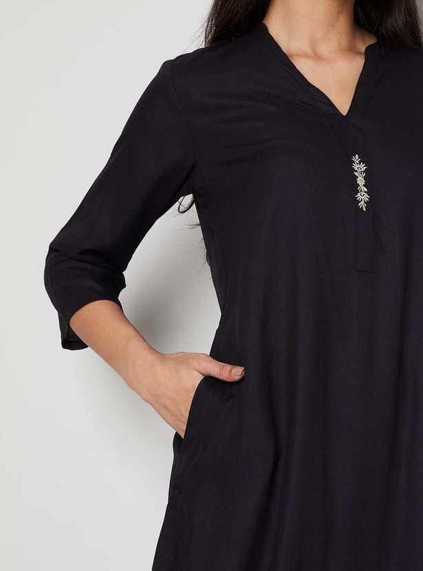 MELANGE Embroidered Straight Kurta