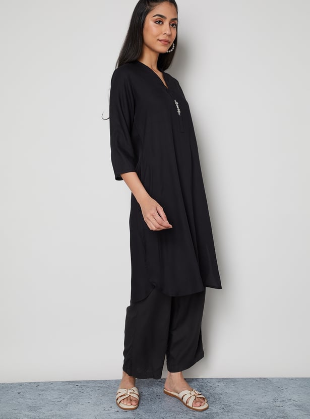 MELANGE Embroidered Straight Kurta
