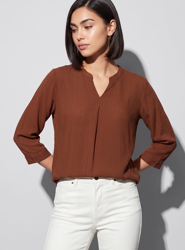 FAME FOREVER Solid Notched Neck Top