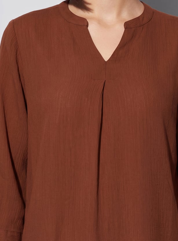 FAME FOREVER Solid Notched Neck Top
