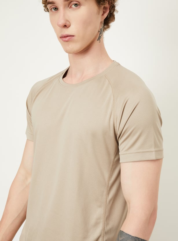Men Slim Fit Solid Athleisure T-shirt