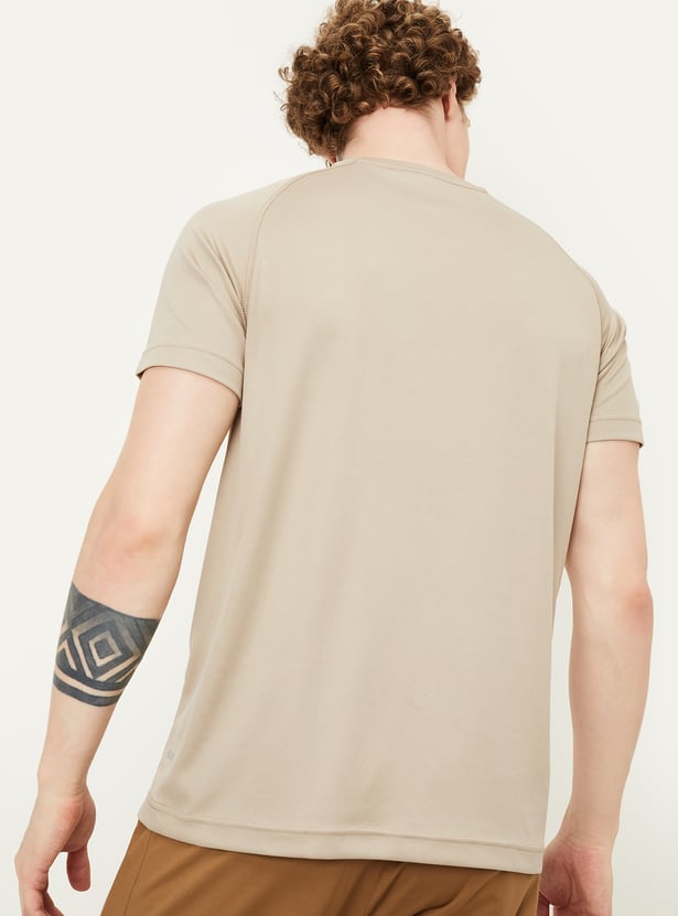 Men Slim Fit Solid Athleisure T-shirt