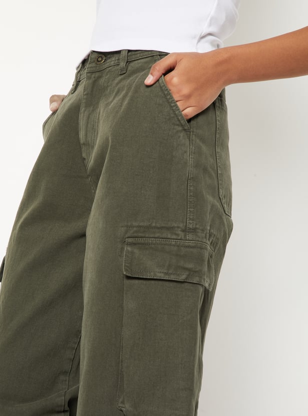 Women Solid Cargo Jeans