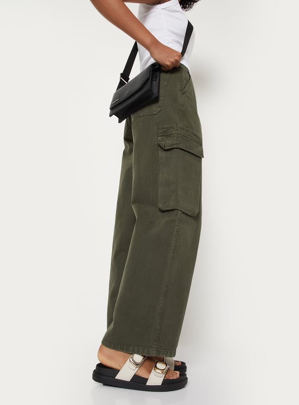 Women Solid Cargo Jeans
