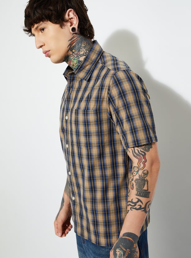 URB_N Men Checked Regular Fit Shirt