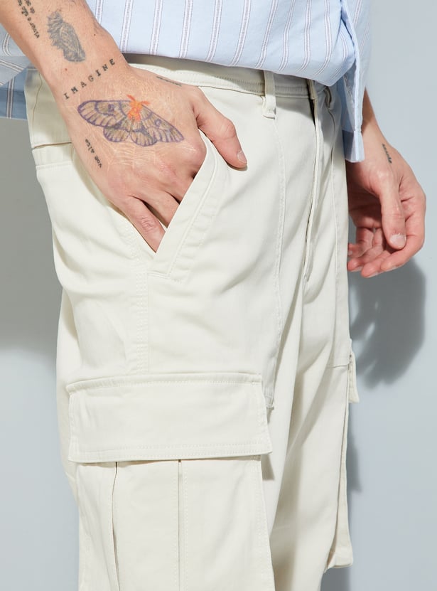 URB_N Men Solid Relaxed Fit Cargo Trousers