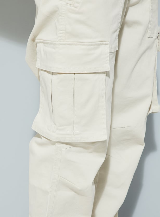 URB_N Men Solid Relaxed Fit Cargo Trousers