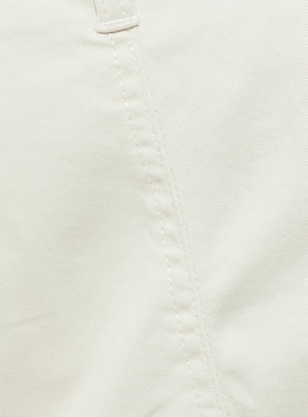 URB_N Men Solid Relaxed Fit Cargo Trousers