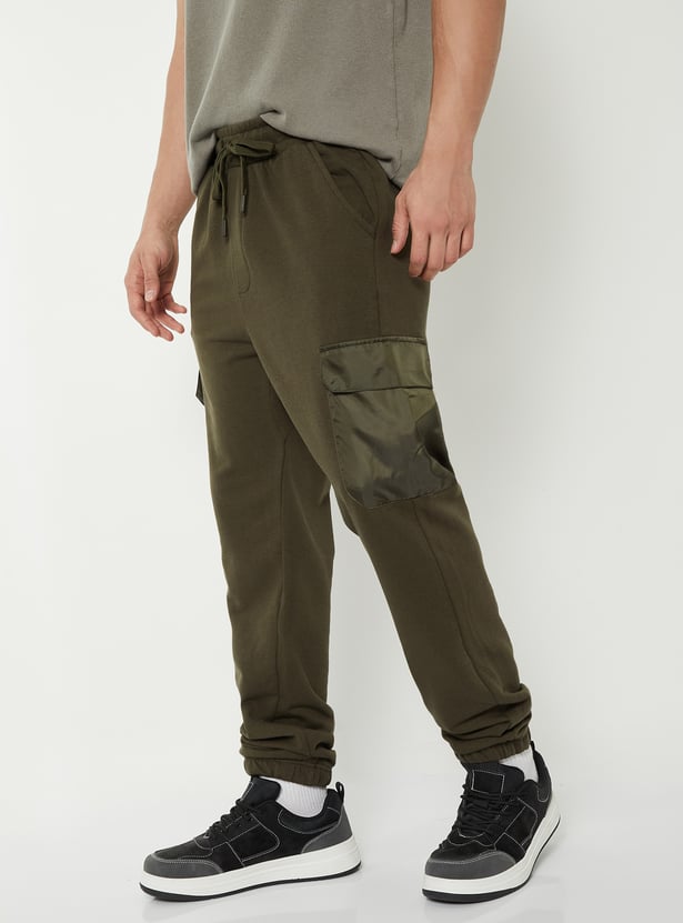 Men Solid Active Cargo Joggers