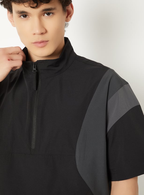 Men Colourblock Sports T-shirt