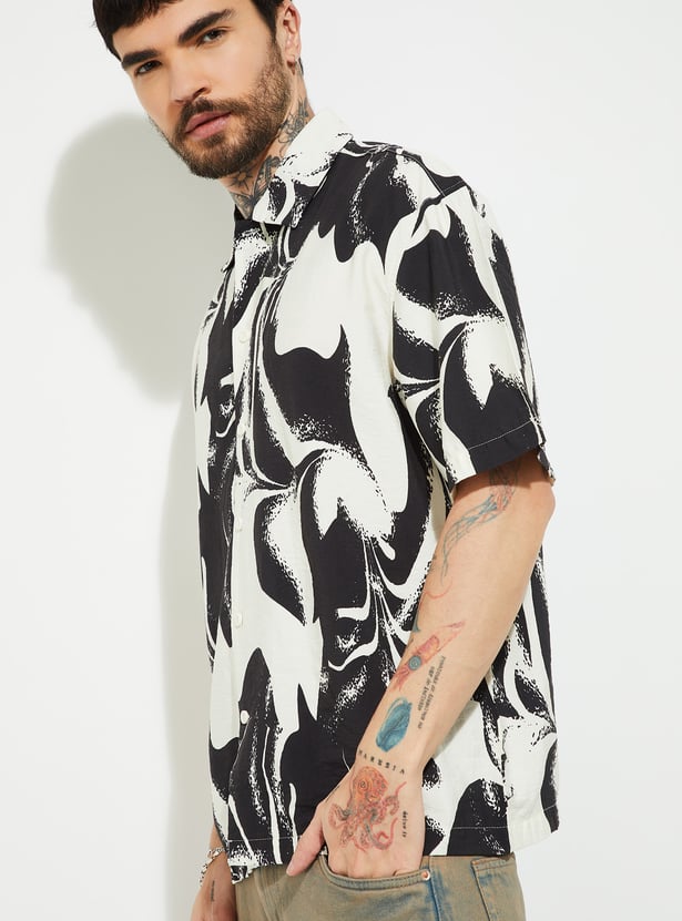 URB_N Men Printed Regular Fit Shirt